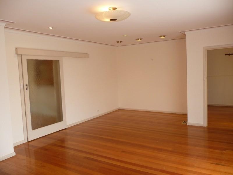 6 Rathmullen Quadrant, Doncaster VIC 3108