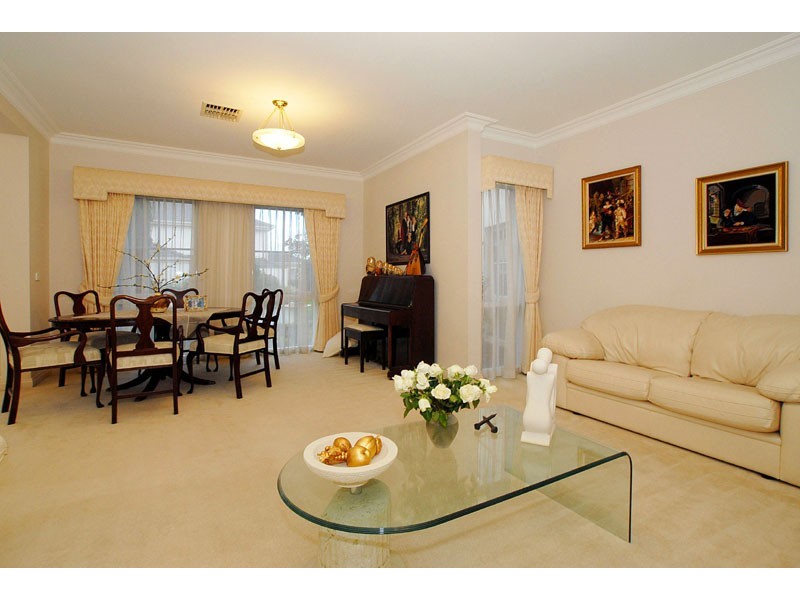 2/6 Janine Court, Doncaster East VIC 3109