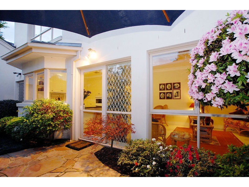 2/6 Janine Court, Doncaster East VIC 3109