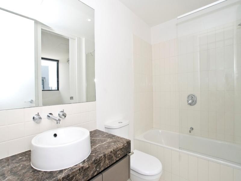 B808/45-55 Bay Street, Port Melbourne VIC 3207