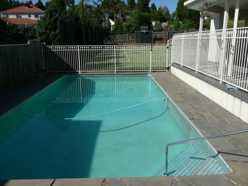 42 Tidcombe Crescent, Doncaster East VIC 3109