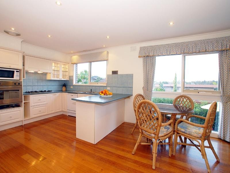 9 Viscount Drive, Doncaster VIC 3108