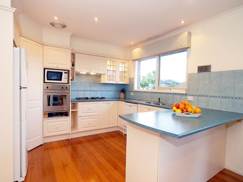 9 Viscount Drive, Doncaster VIC 3108