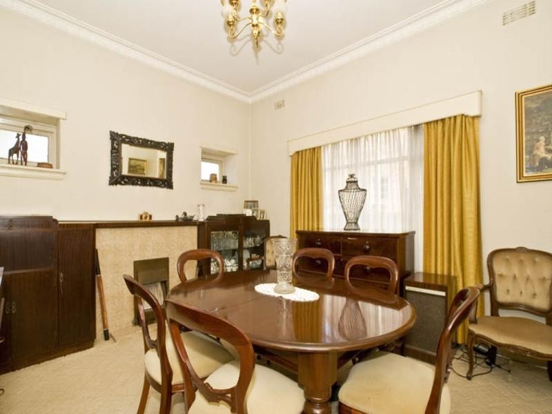 21 Sutherland Avenue, Kew East VIC 3102