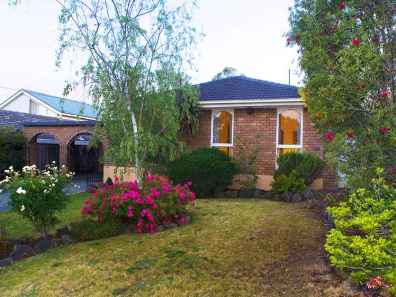 30 Roseland Grove-UNDISCLOSED PRICE, Doncaster VIC 3108