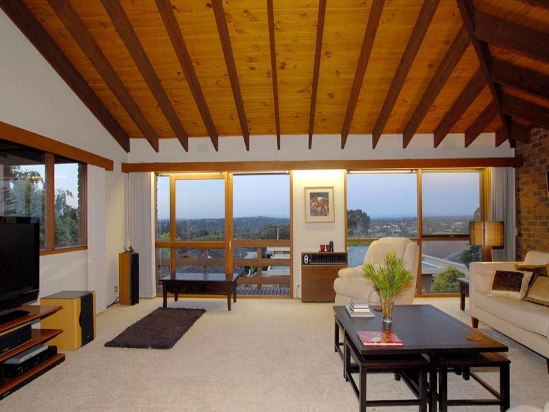 13 Fairbank Crescent, Templestowe Lower VIC 3107