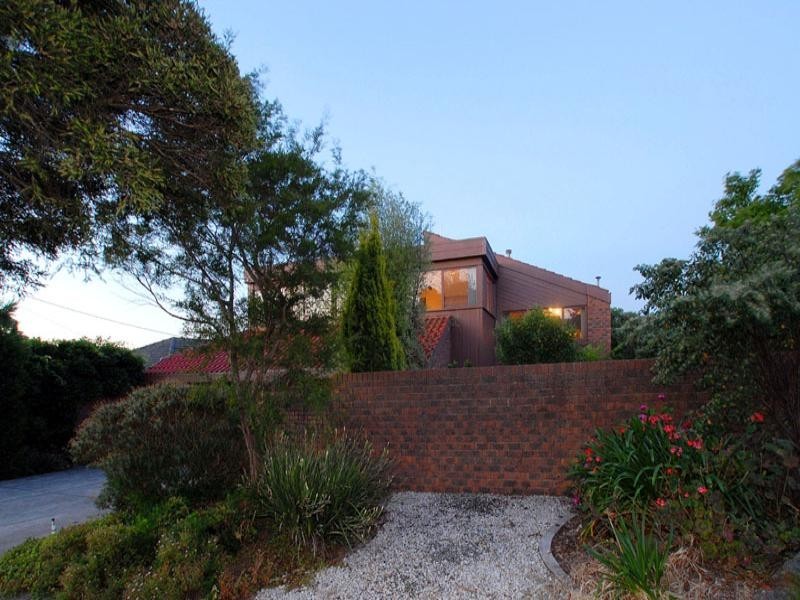 13 Fairbank Crescent, Templestowe Lower VIC 3107