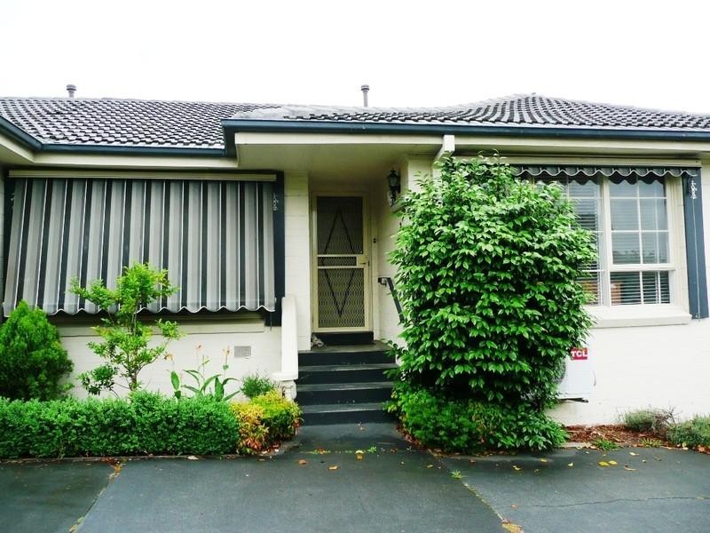 2/33 Churchill Street, Doncaster East VIC 3109