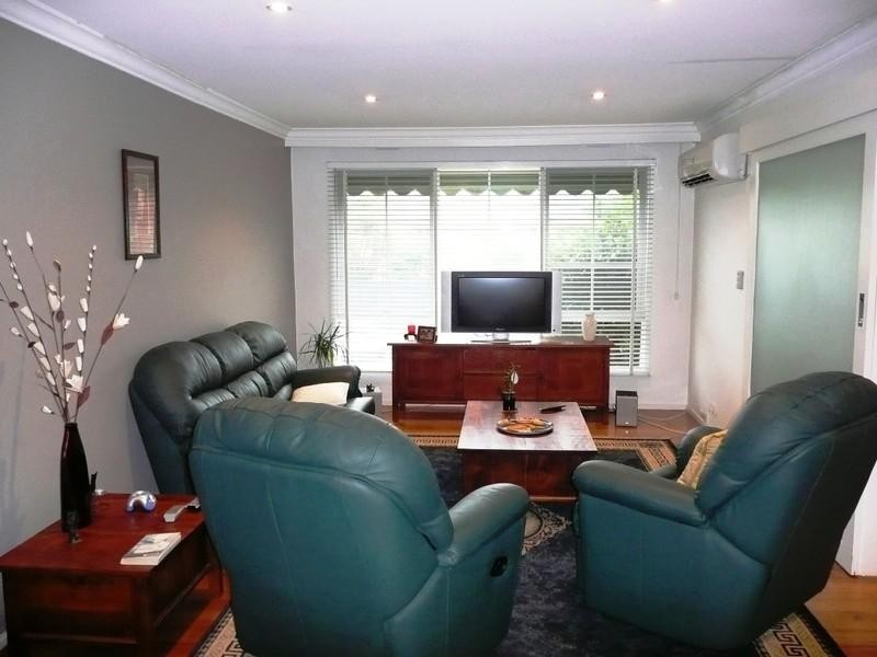 2/33 Churchill Street, Doncaster East VIC 3109