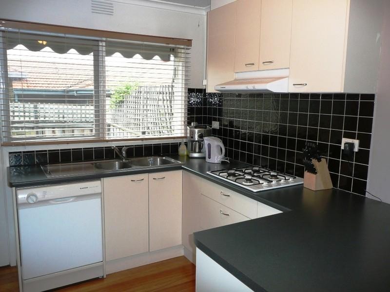 2/33 Churchill Street, Doncaster East VIC 3109