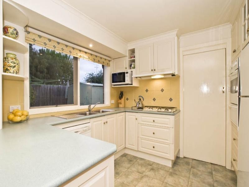 4 White Way, Bulleen VIC 3105