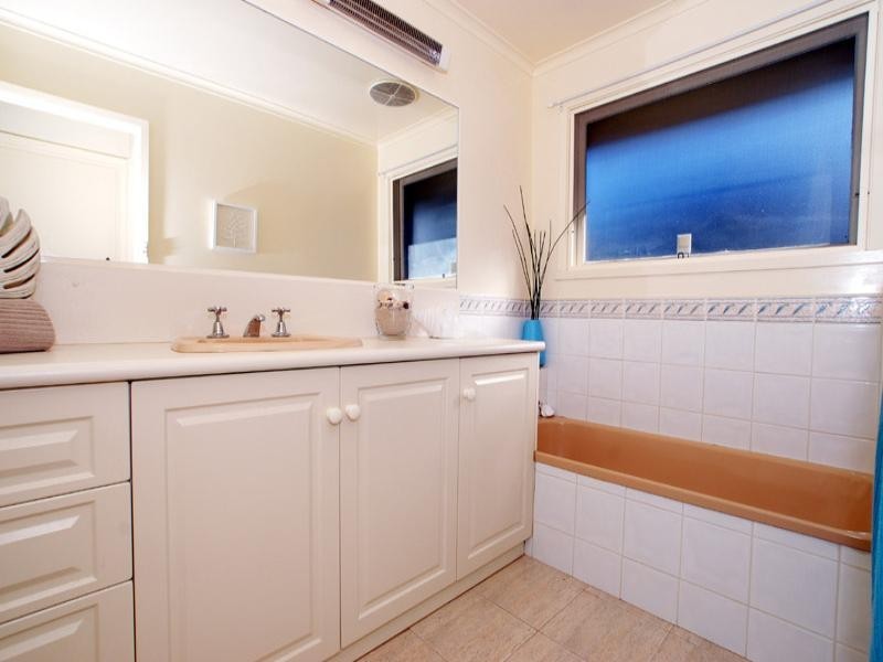 4 White Way, Bulleen VIC 3105