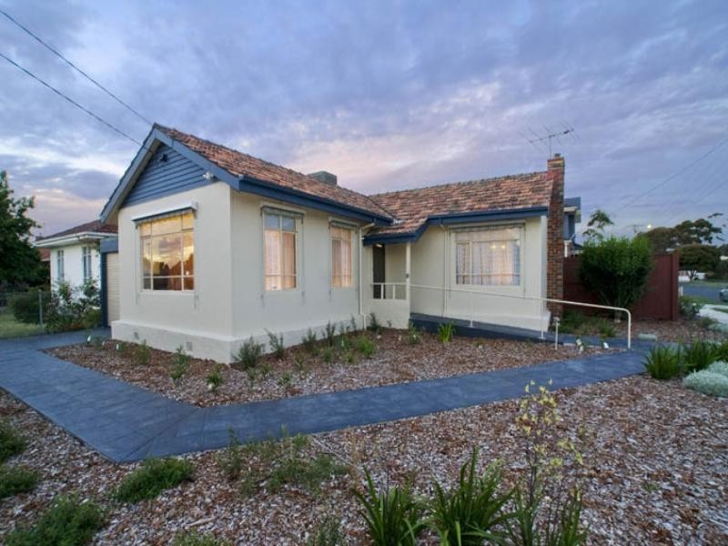 18 Wilkinson Crescent, Bellfield VIC 3081