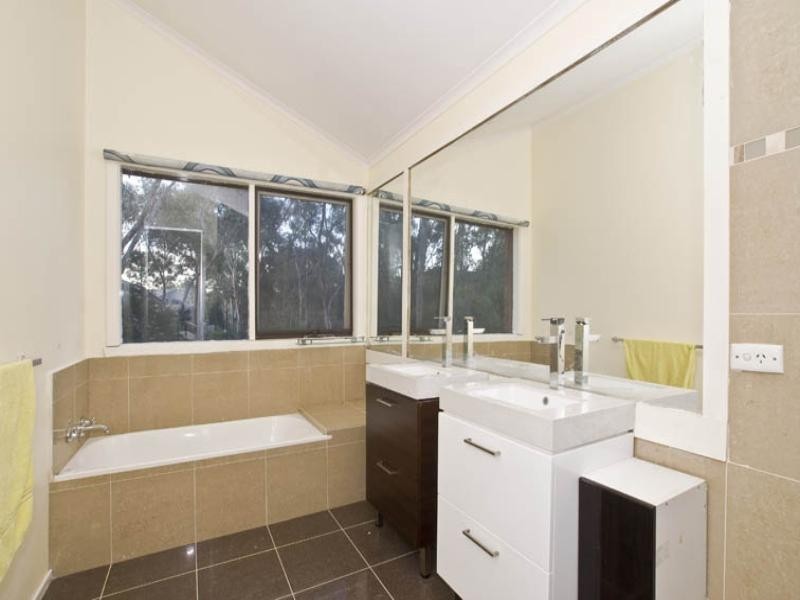 11 Nartanda Court, Doncaster East VIC 3109