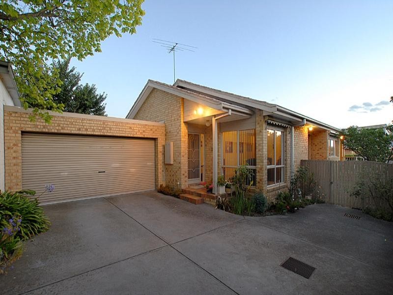 2/24 Westwood Drive, Bulleen VIC 3105