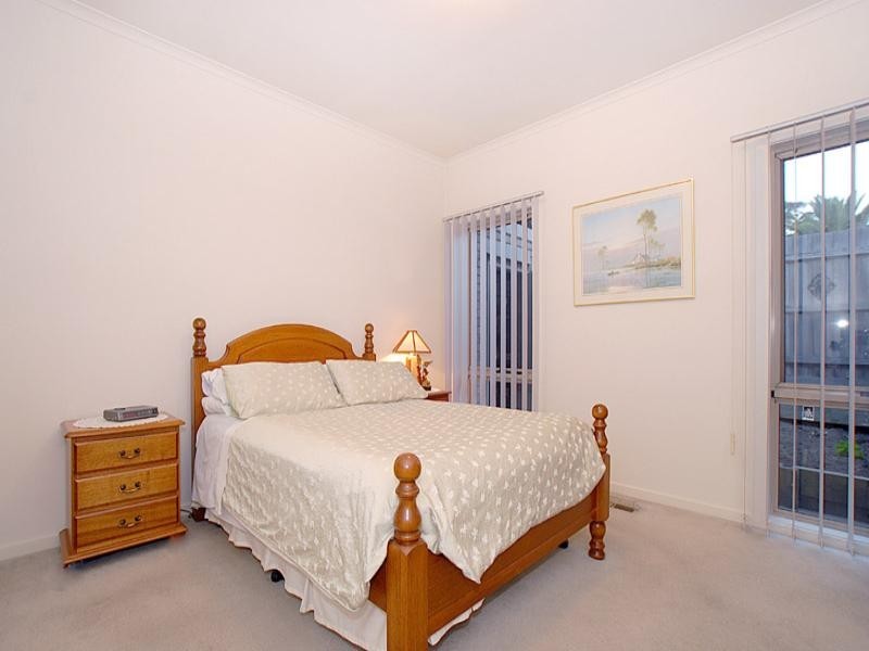 2/24 Westwood Drive, Bulleen VIC 3105