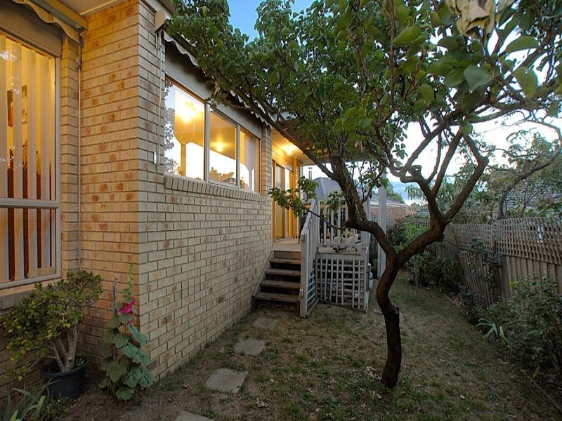 2/24 Westwood Drive, Bulleen VIC 3105