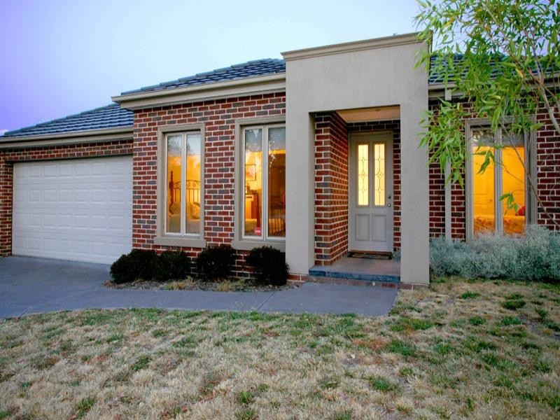 1/13 Hedge End Road, Mitcham VIC 3132