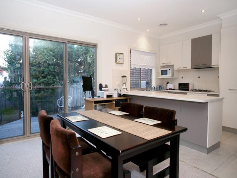 1/13 Hedge End Road, Mitcham VIC 3132
