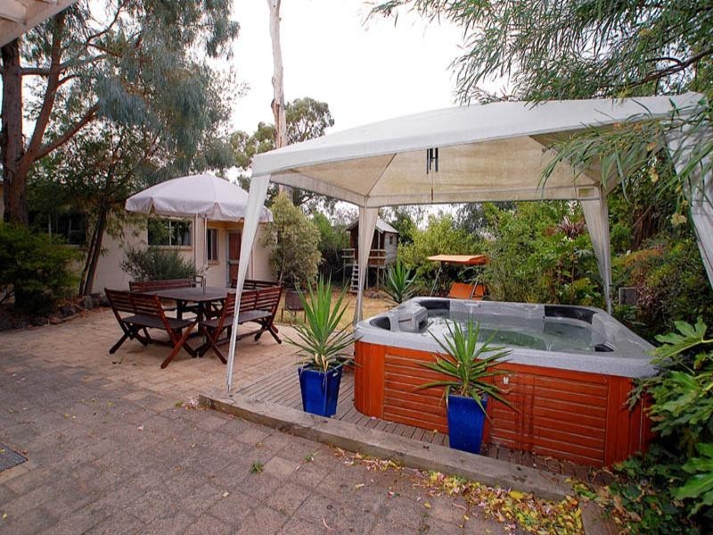 2 William Street, Donvale VIC 3111