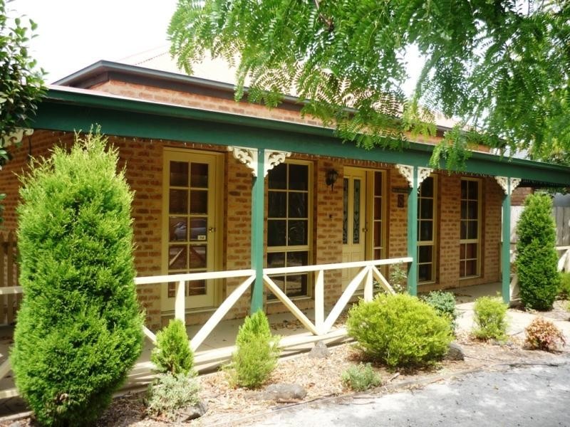 8 Cromwell Drive, Rowville VIC 3178