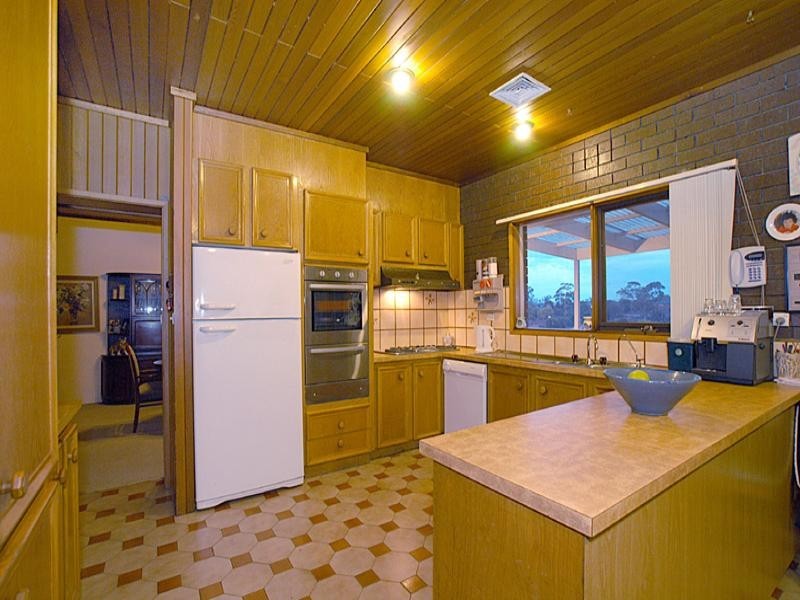 66 Chatsworth Quadrant, Templestowe Lower VIC 3107