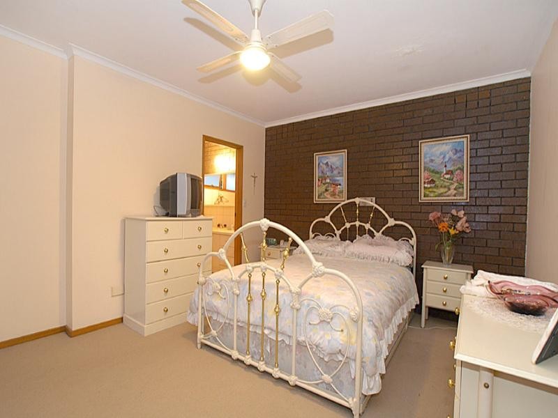 66 Chatsworth Quadrant, Templestowe Lower VIC 3107