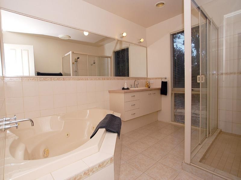 11 Oxford Close, Templestowe VIC 3106