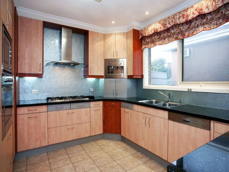 25 Rathmullen Quadrant, Doncaster VIC 3108