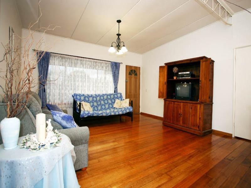 23 Hedge End Road, Mitcham VIC 3132