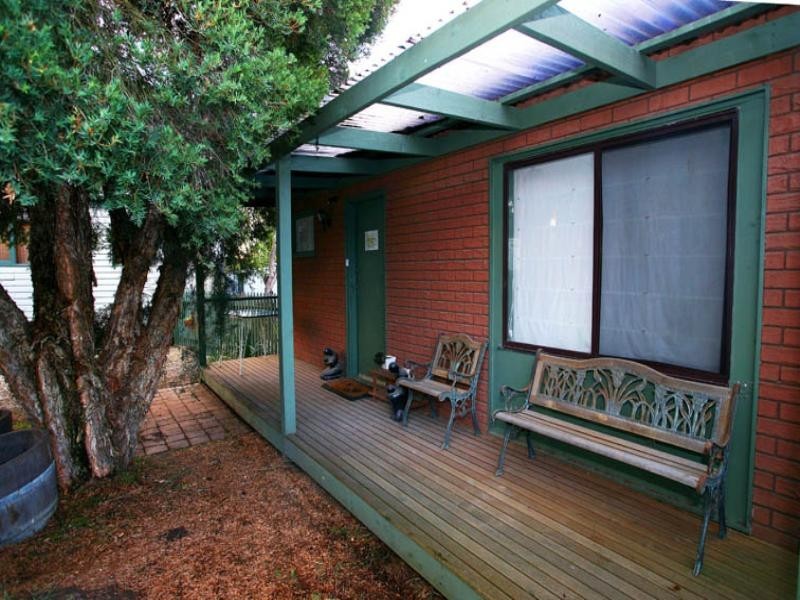 23 Hedge End Road, Mitcham VIC 3132