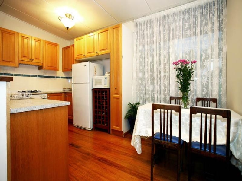 23 Hedge End Road, Mitcham VIC 3132