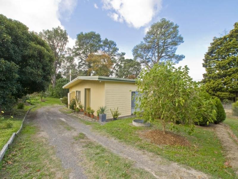 28-30 Milne Road, Park Orchards VIC 3114