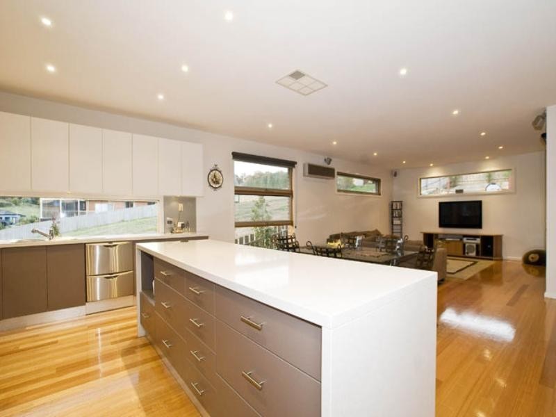 64 Everleigh Drive, Diamond Creek VIC 3089