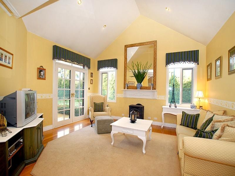 1 Villanova Court, Park Orchards VIC 3114