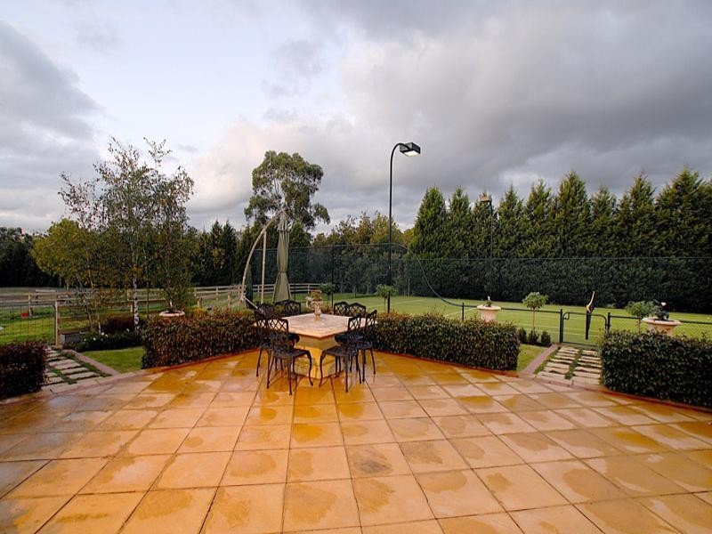 1 Villanova Court, Park Orchards VIC 3114