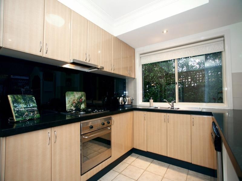 2/25 Maxia Road, Doncaster East VIC 3109