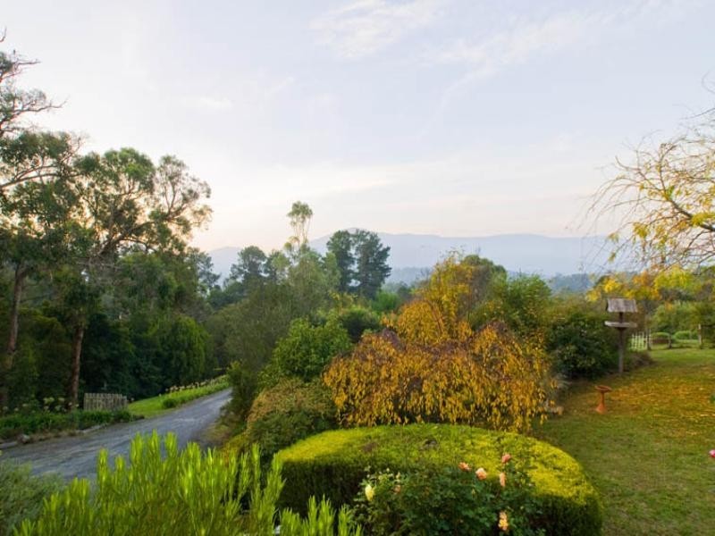 127 Barak Drive, Launching Place VIC 3139