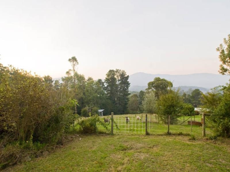 127 Barak Drive, Launching Place VIC 3139