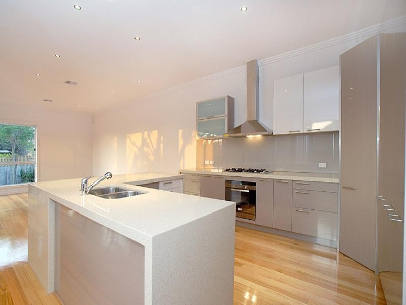 5 Pine Way, Doncaster East VIC 3109