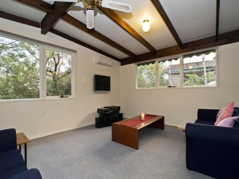 6 Baradine Road, Mooroolbark VIC 3138