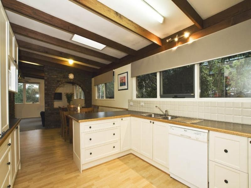 6 Baradine Road, Mooroolbark VIC 3138