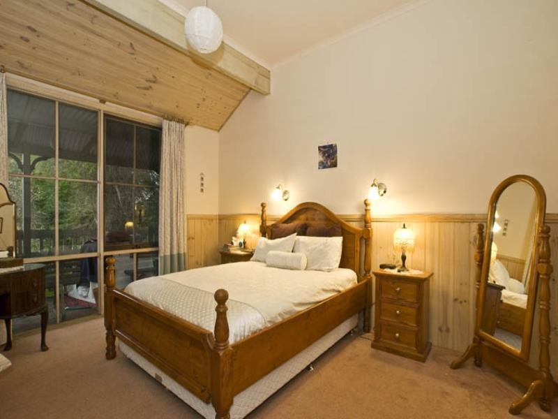 127 Barak Drive, Launching Place VIC 3139