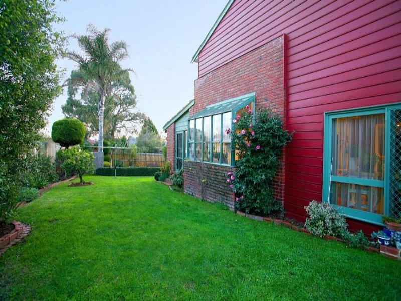 51 Rosemary Avenue, Croydon Hills VIC 3136