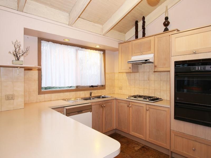 1 Caramut Court, Warranwood VIC 3134