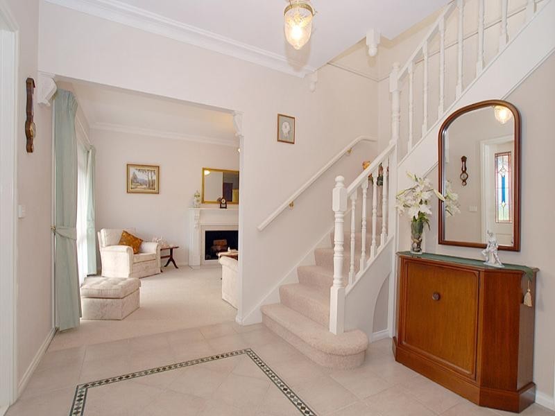 8 Oakwood Court, Templestowe VIC 3106