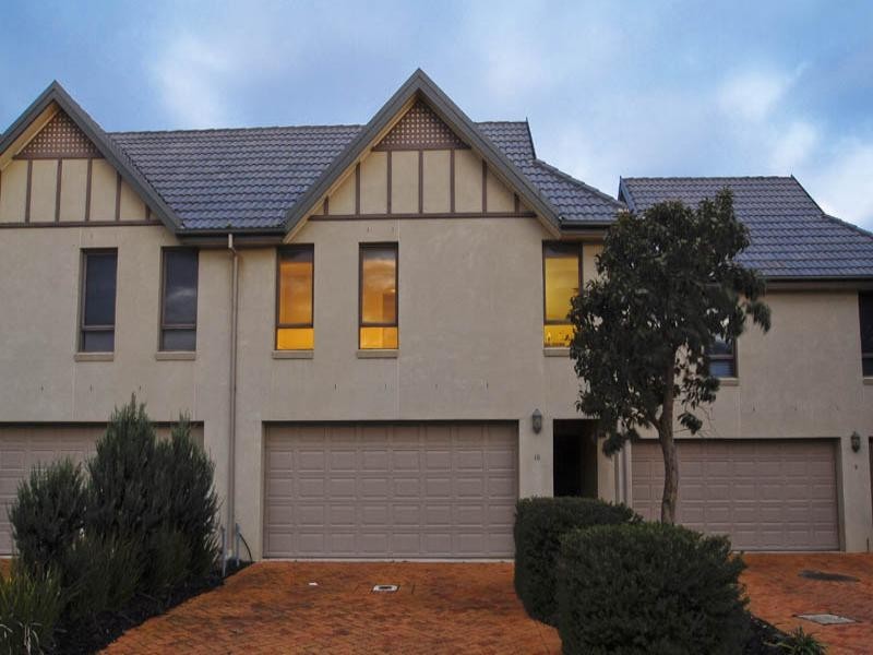 10/1 Greg Norman Drive, Werribee VIC 3030