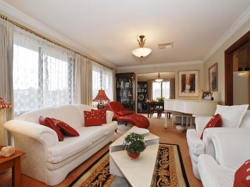 11 Clontarf Crescent, Templestowe VIC 3106