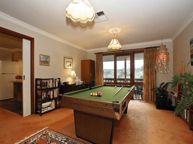 11 Clontarf Crescent, Templestowe VIC 3106