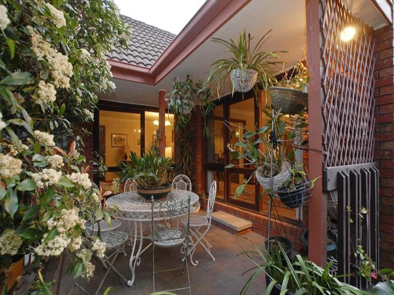 11 Clontarf Crescent, Templestowe VIC 3106